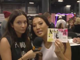 Asa akira & cherokee d pantat/ punggung di exxxotica 2015 dengan pornhub aria pornhubtv